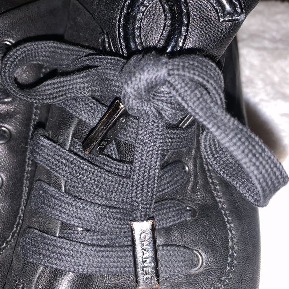 I AM ON SALE! CHANEL SOFT LEATHER BOOTIES - Picture 7 of 15